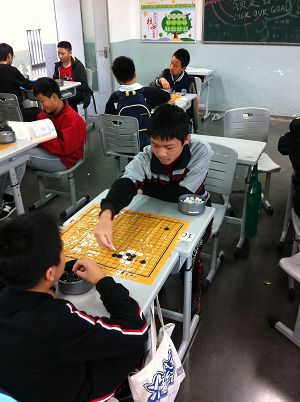 华新中学参加17年青浦区中小学生棋类比赛报道